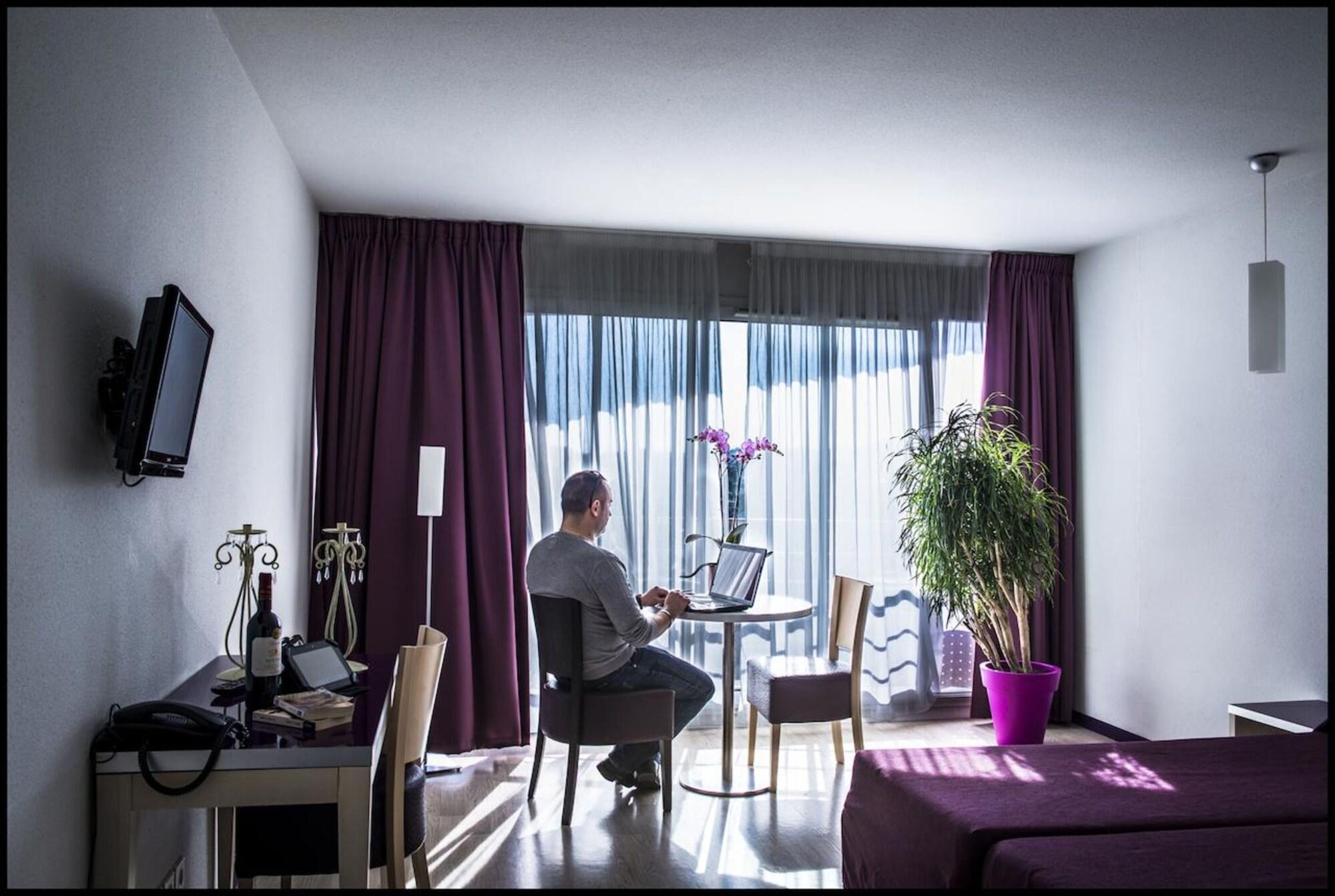 Appart'Hotel - Residence La Closeraie Lourdes Buitenkant foto